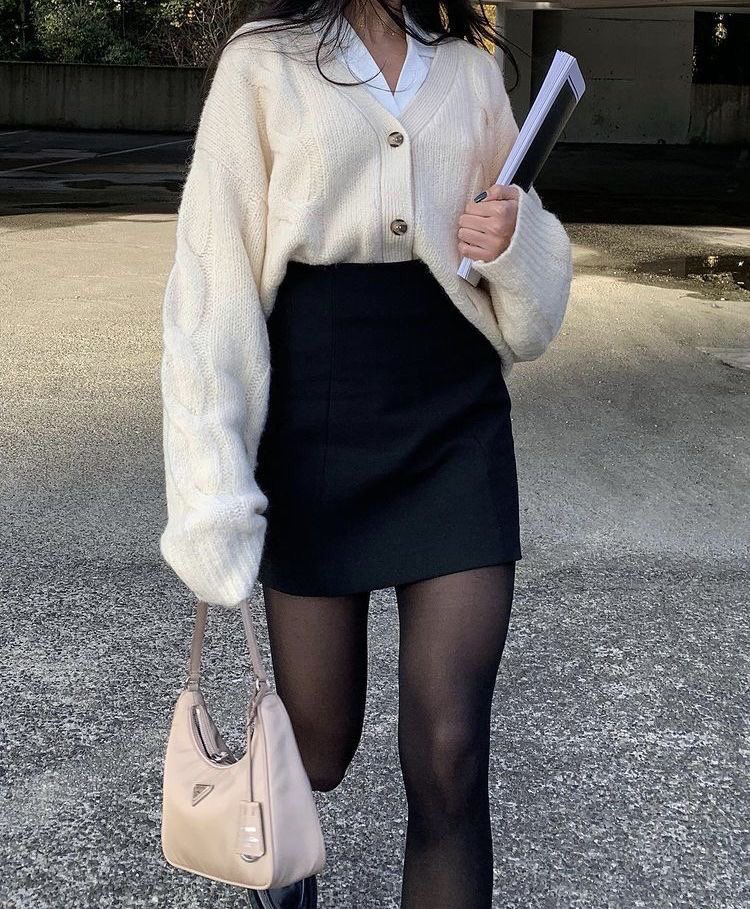 vicleituras's tweet image. Seu estilo

[ estação do ano favorita ]

verão  - primavera  - outono  - inverno