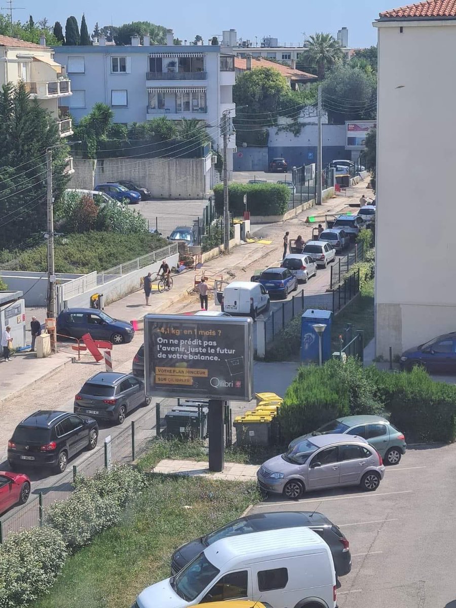 Une catastrophe la circulation à Montpellier avec ces travaux quotidiens, embouteillages et les nombreuses pistes cyclables fantômes et coûteuses !!!
Bienvenue à Montpellier...
Avec un Maire et sa gestion de la ville toute aussi catastrophique !!!
Saleté, insécurité, violences