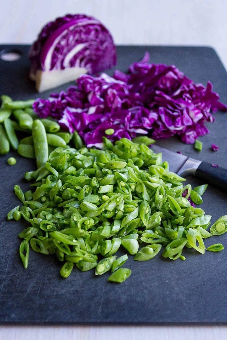 schmoozequeen's tweet image. #Vegan Hoisin Snap Pea &amp;amp; Red Cabbage Slaw Recipe 
#SnapPeas #RedCabbage #Slaw #Hoisin #Cilantro #GreenOnions #SesameSeeds 
cookincanuck.com/hoisin-snap-pe…