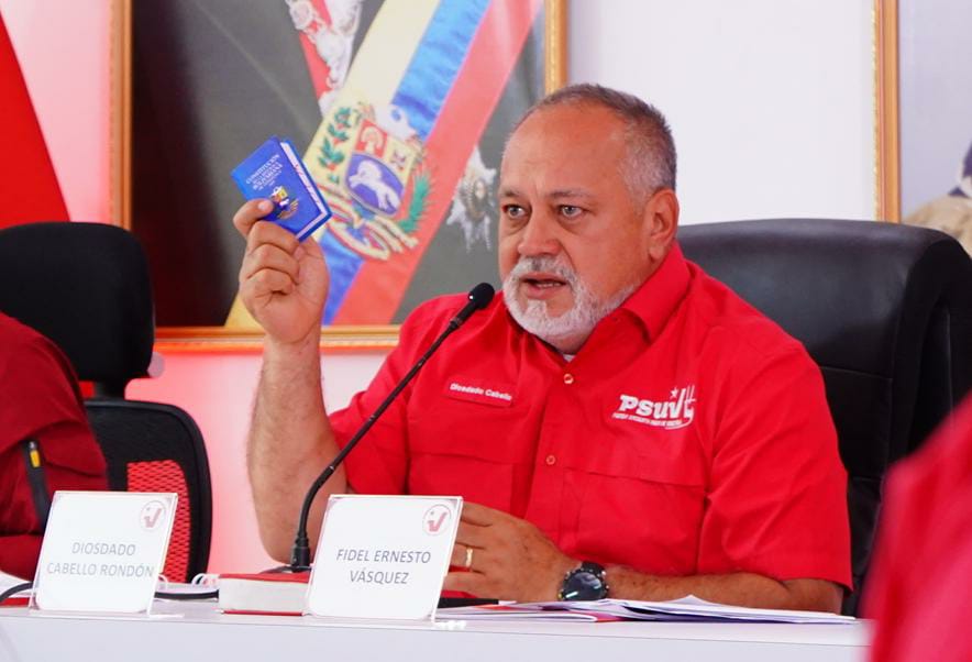 “Cada vez que hay un evento electoral se ponen en el ropaje de demócratas, y una vez, que pasa el evento electoral, que son derrotados, se ponen el traje de golpistas, de desestabilizadores, de que son capaces de entregar la patria al mejor postor”, Diosdado Cabello a la