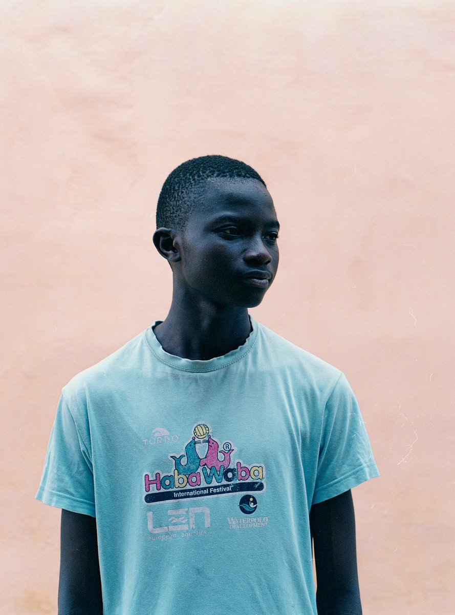 FarretArthur's tweet photo. Mohamed, île de gorée, Dakar, Sénégal. 
Mamiya 645
Pro400h
#fujifilm #pro400h #mamiya645 https://t.co/SW1me3xtBJ
