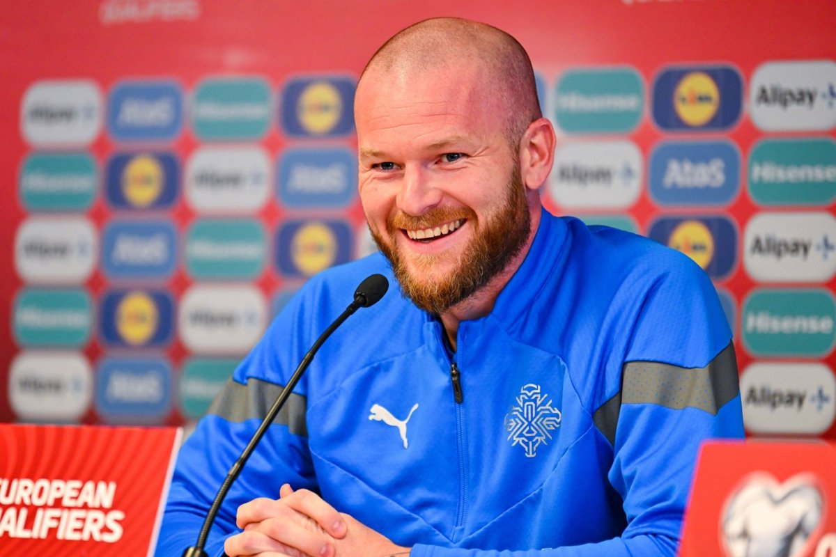 Aron Gunnarsson (Iceland Captain 🇮🇸):

Will you ask for Ronaldo’s jersey tomorrow?

“Probably he will want to keep that jersey, because this will be his 200th game for the national team. This time I won't ask.'