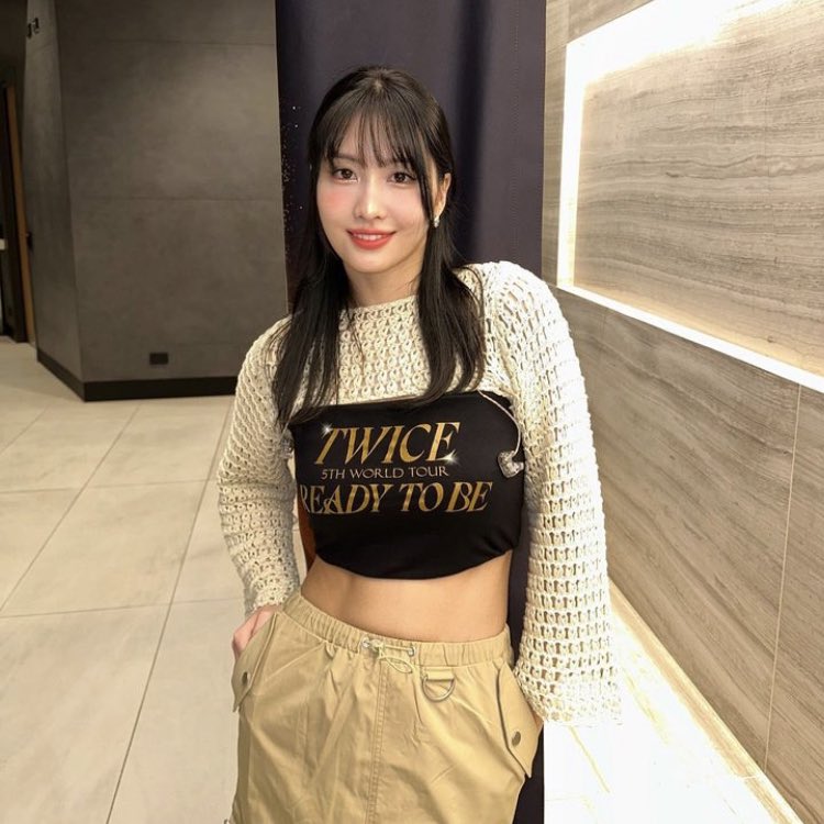 hiraijpgs's tweet photo. how i met her               and i’m still here https://t.co/0jz2qiTDJt