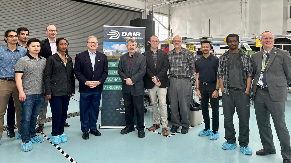CentennialEDU's tweet photo. College-led #AppliedResearchMatters, and it’s a win for everyone: students, businesses, and communities. Thanks to @MPPKerzner for checking out the exciting work at Centennial, and meeting the dedicated researchers driving new solutions and innovations every day. @CollegesOntario https://t.co/AvqSapiDtN