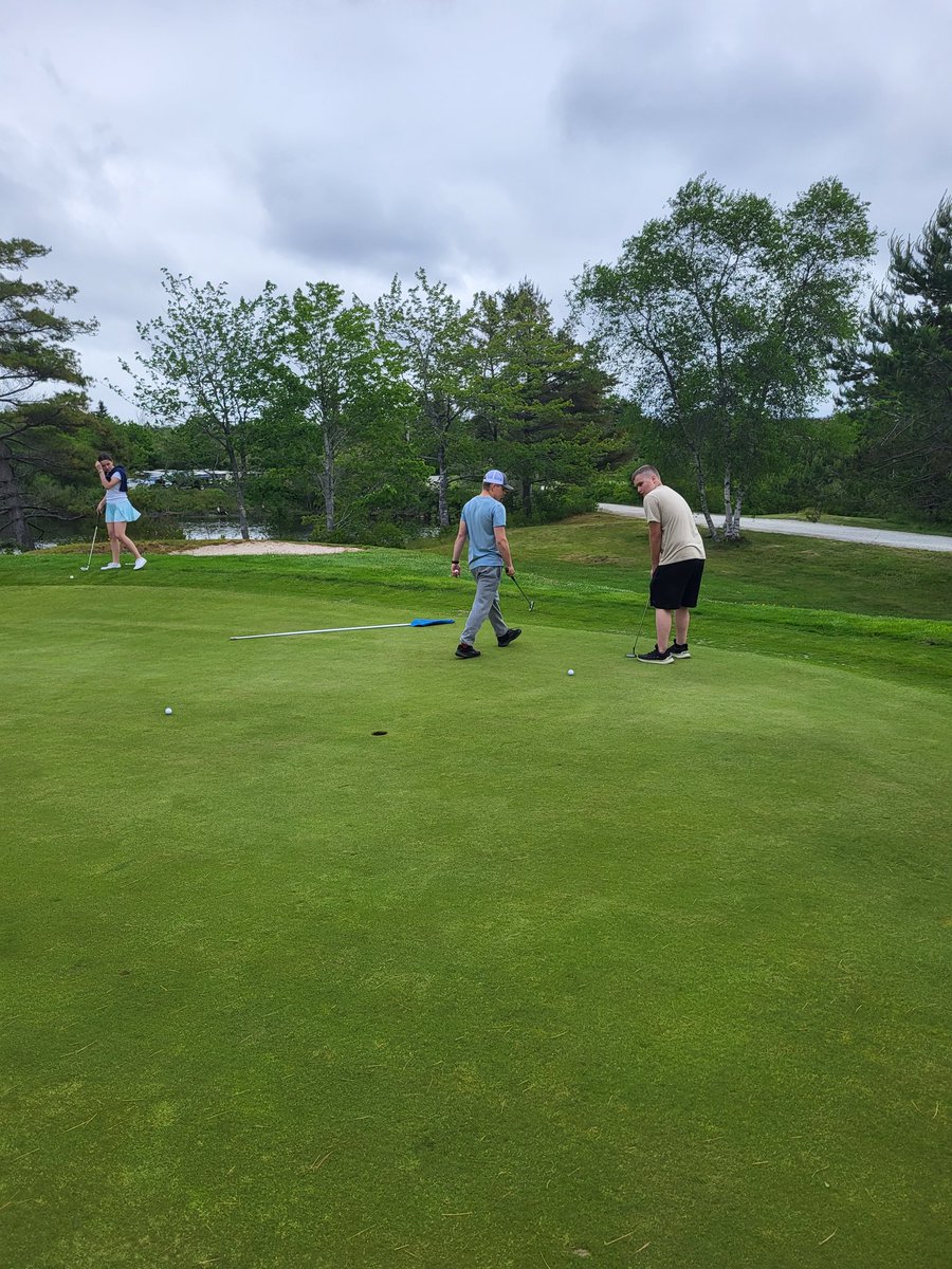 MrHollandBMHS's tweet photo. Thank you, River Hills Golf Club, for welcoming Physical Education students from BMHS to your beautiful course and trying out the great game of golf. For some of them, it was their first visit to a golf course.
#BMHS #golf #RiverHills #TCRCE https://t.co/aV8qcYv4K4