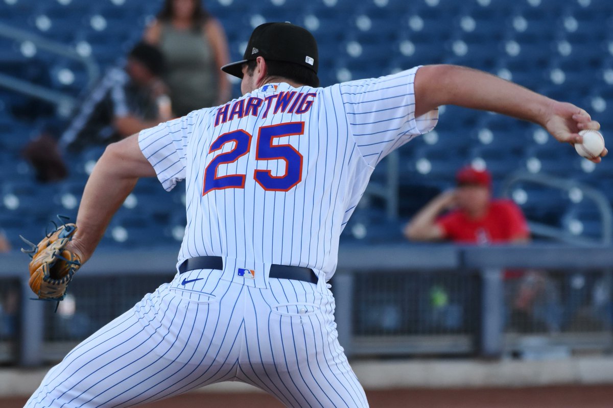 TheWardyNYM's tweet photo. Roster Moves: #LGM 

~ RHP Grant Hartwig has selected from the @SyracuseMets. He will wear No. 93. 

~ RHP John Curtiss has been optioned to the @SyracuseMets. https://t.co/bsBVdGYmMh