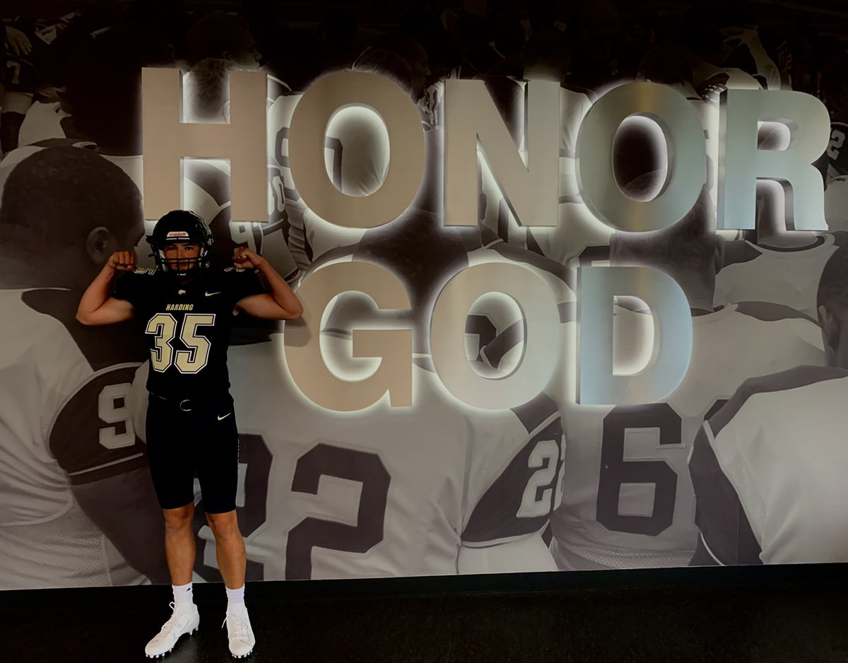 I had an amazing visit today at @Harding_FB. Huge thanks to @PaulSimmonsHU and @mattymidd3 for making today such an awesome experience!!! #GOBISONS