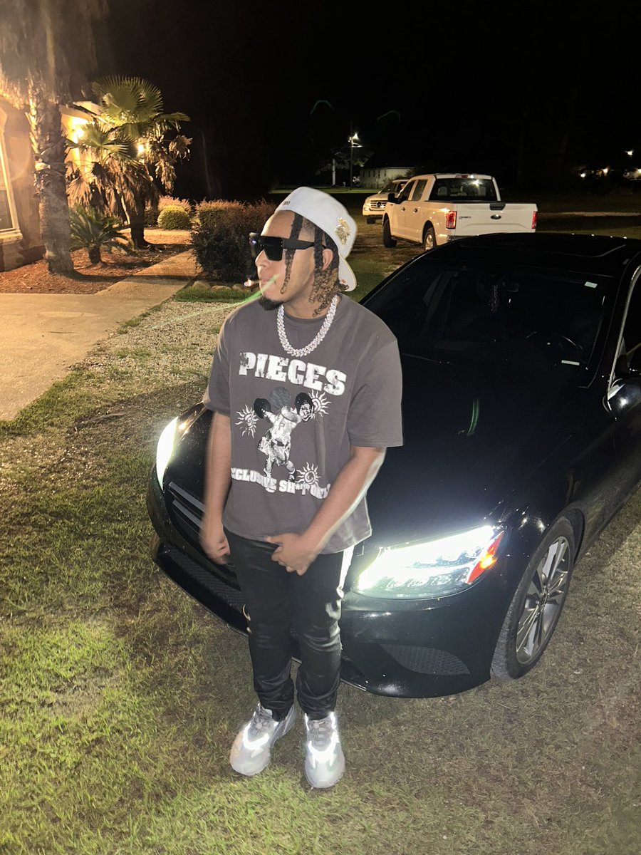 big2fromdaH's tweet photo. ian even in my prime with this💩💵🫰🏽 https://t.co/0FKUNLm4uJ