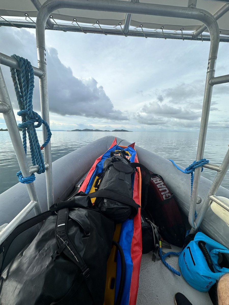 I’ve had worse commutes to work. Boat loaded with crew and medical kit, ready to jump off on a beach as the waves allow  #austeremedicine #remotemedicine #southpacific #stretcherrescue #lateralthinking