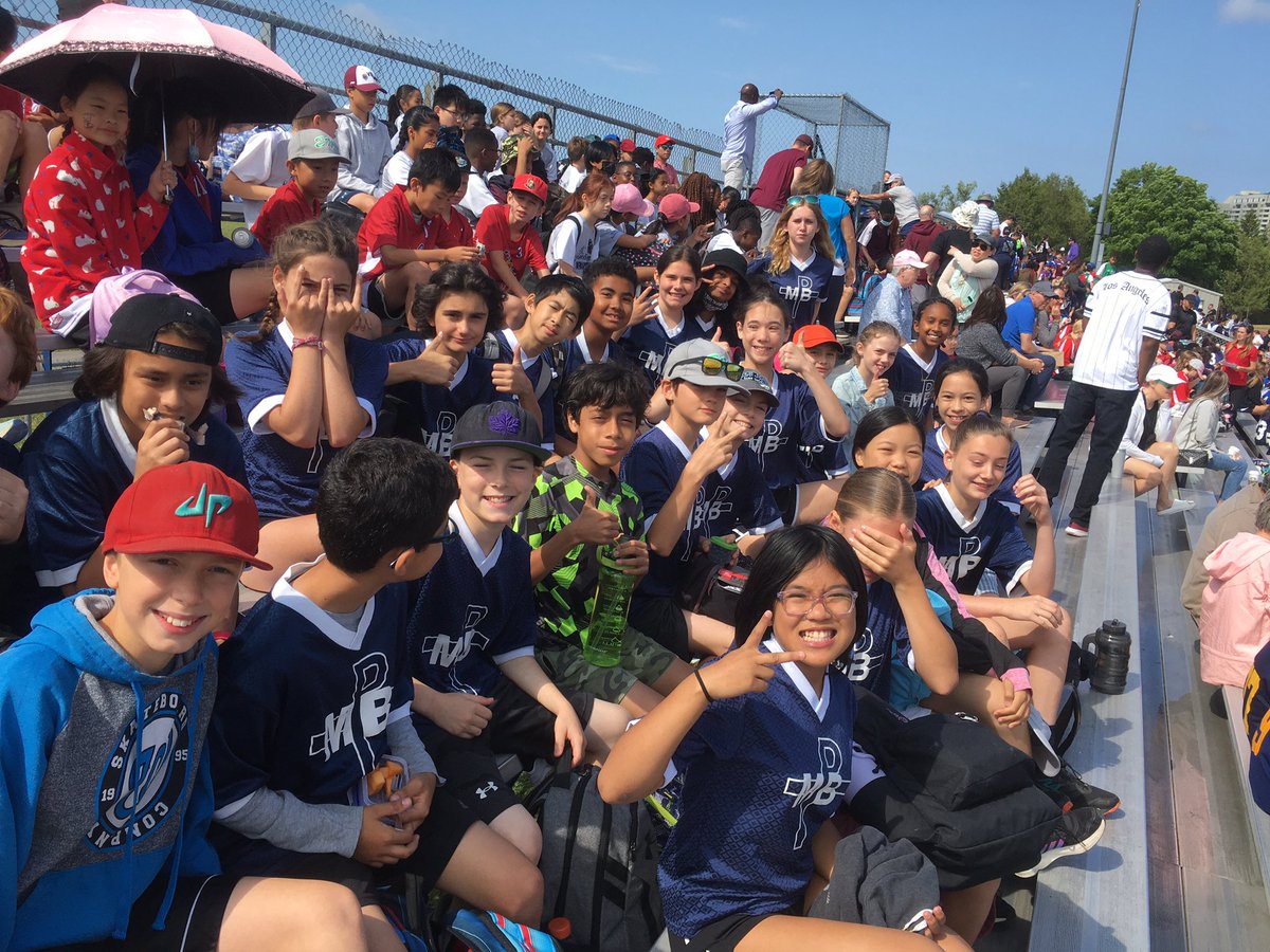 MrPoutineMPB's tweet image. Les amis ont très bien représenté notre école. BRAVO!!! @MPaulBaxterOCSB