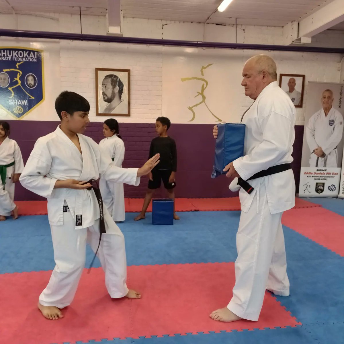 SKFShawKarate's tweet photo. Good session on the pads tonight

Come and join us every Monday and Thursday from 7:00pm - 8:30pm

#karate #kimura #shukokai #skf #martialarts #fitness  #Shaw #royton #oldham https://t.co/IGjWx49vcr