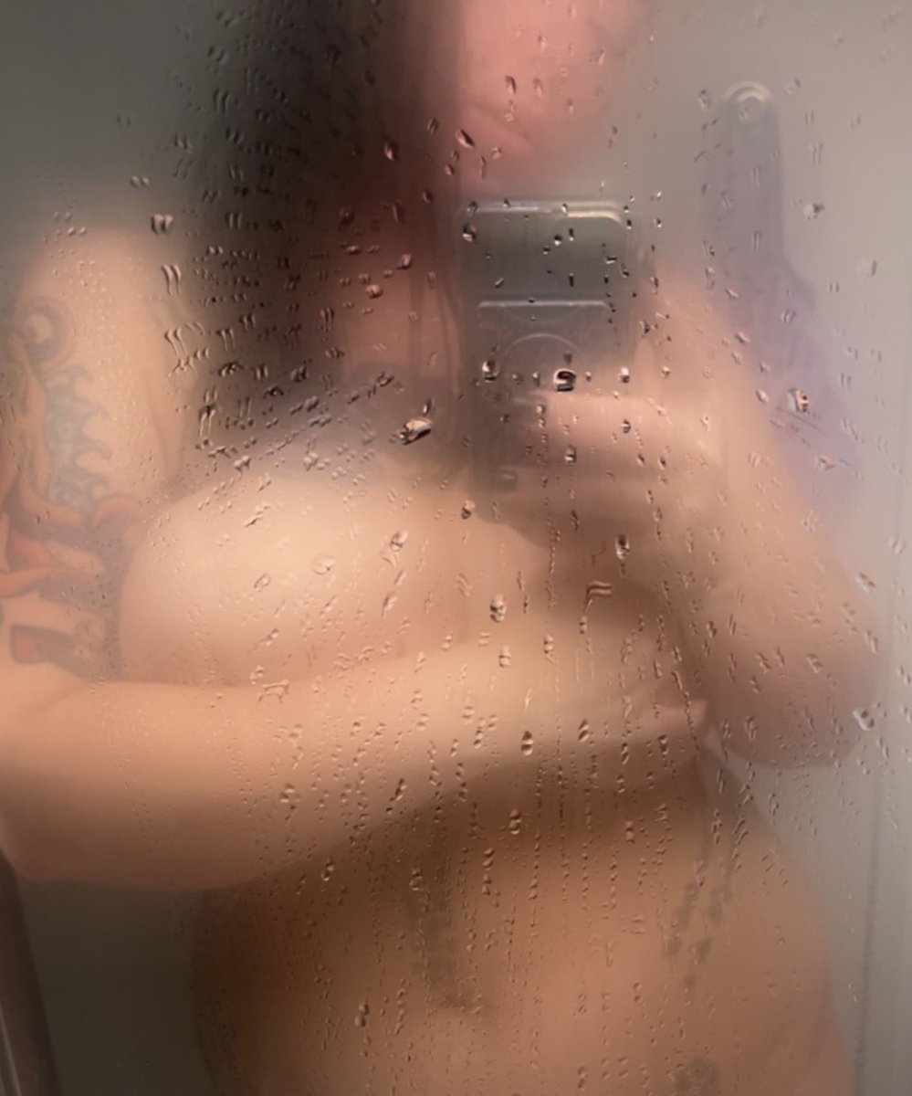 VixenTatted's tweet photo. Do I have your attention now, baby?

Good...

Let's play a game... Want me to be your good girl and make your fantasies come true? 

I want to get dirty with someone on video chat this weekend...

Message for info on how it could be you...

https://t.co/ShAO7FSw6J https://t.co/yILBrLdCye