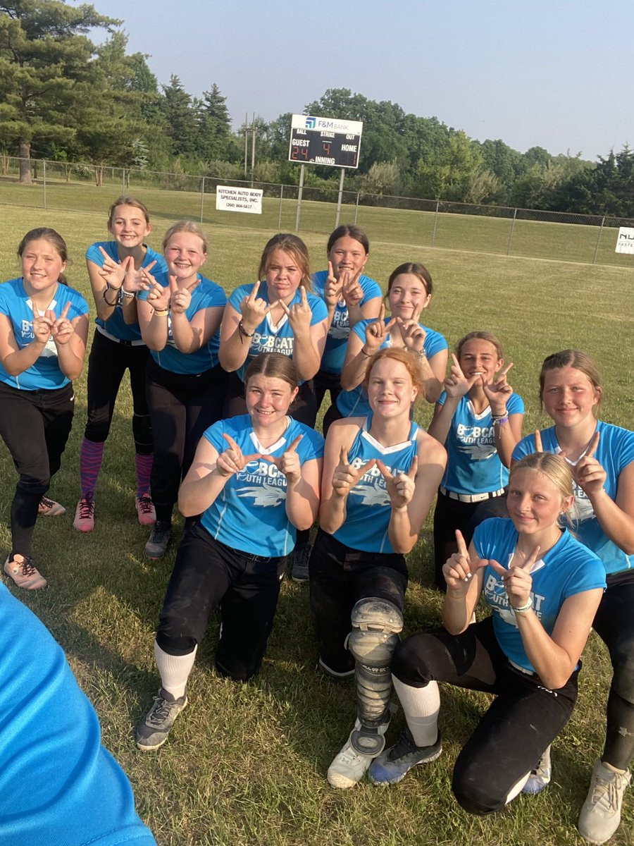 mataya314's tweet photo. These future Blazers ended the last few weeks of regular season off with some more wins! Proud of these girls. Now onto post season tournament! 💚💛 #earnit @KesslerSkye @BlazerSoftball0 https://t.co/zeLY1whioZ