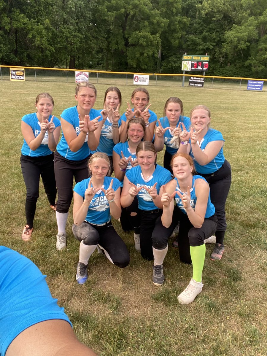 mataya314's tweet photo. These future Blazers ended the last few weeks of regular season off with some more wins! Proud of these girls. Now onto post season tournament! 💚💛 #earnit @KesslerSkye @BlazerSoftball0 https://t.co/zeLY1whioZ