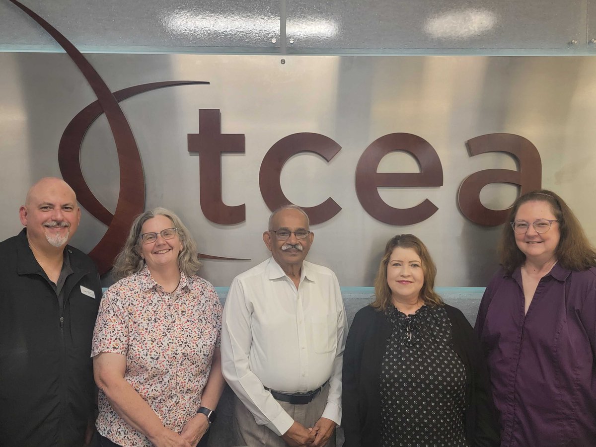 🛬Today we had a visitor/PD fan from India at the #TCEA headquarters! Gupteswar Rao knew he would be in Dallas so decided to make the trip down to Austin. 

🤩He was so excited to meet the faces of all his teachers from the TCEA Courses he's been taking! 

Haven't explored our