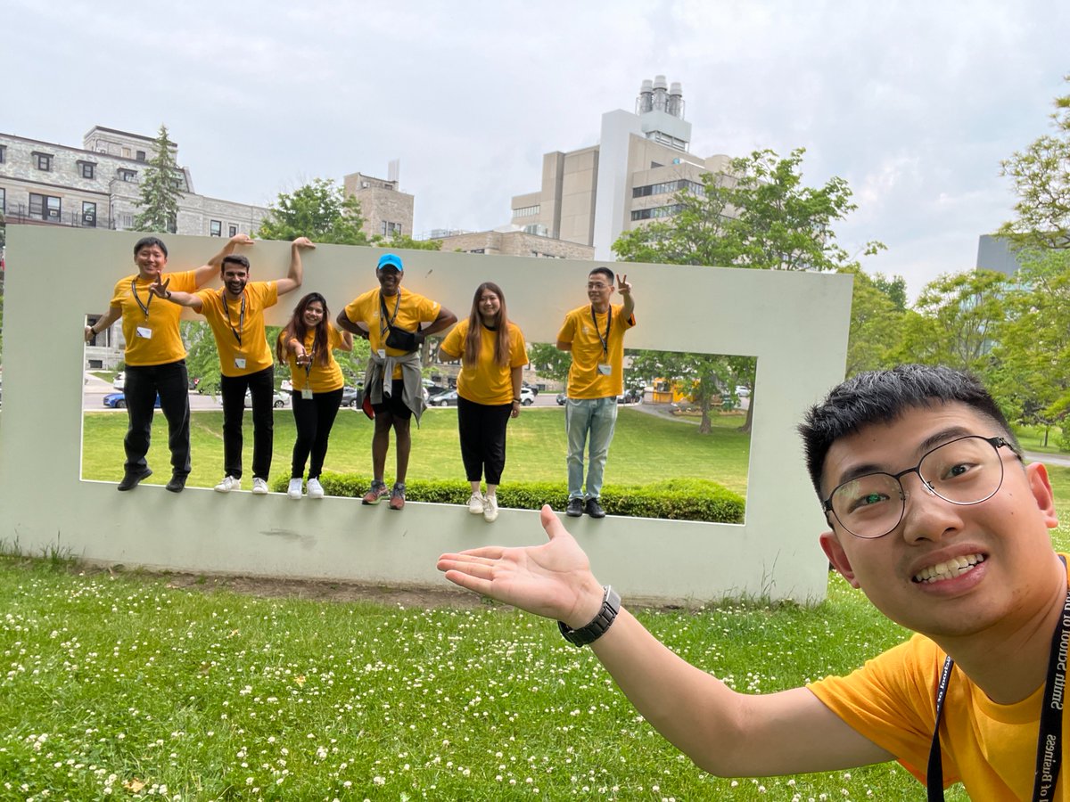 SmithBusiness's tweet photo. Join us in welcoming the #SmithMFin Class of 2024!

This diverse group of students come from many different industries, including consulting, energy and real estate. This week, they had the opportunity to meet their teammates, explore @QueensU campus and get to know #Kingston. https://t.co/YpFPu0Qysa