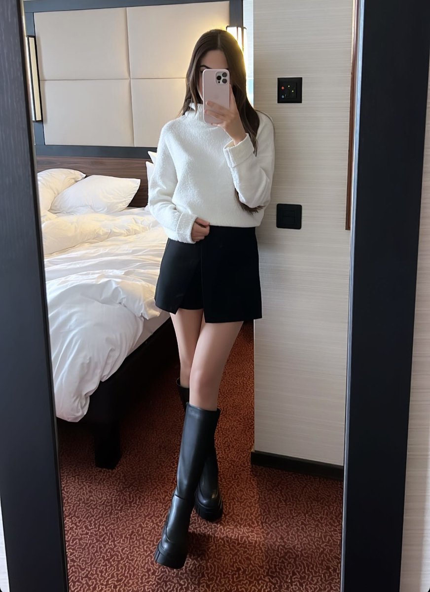 Yoona 🖤 tweet media