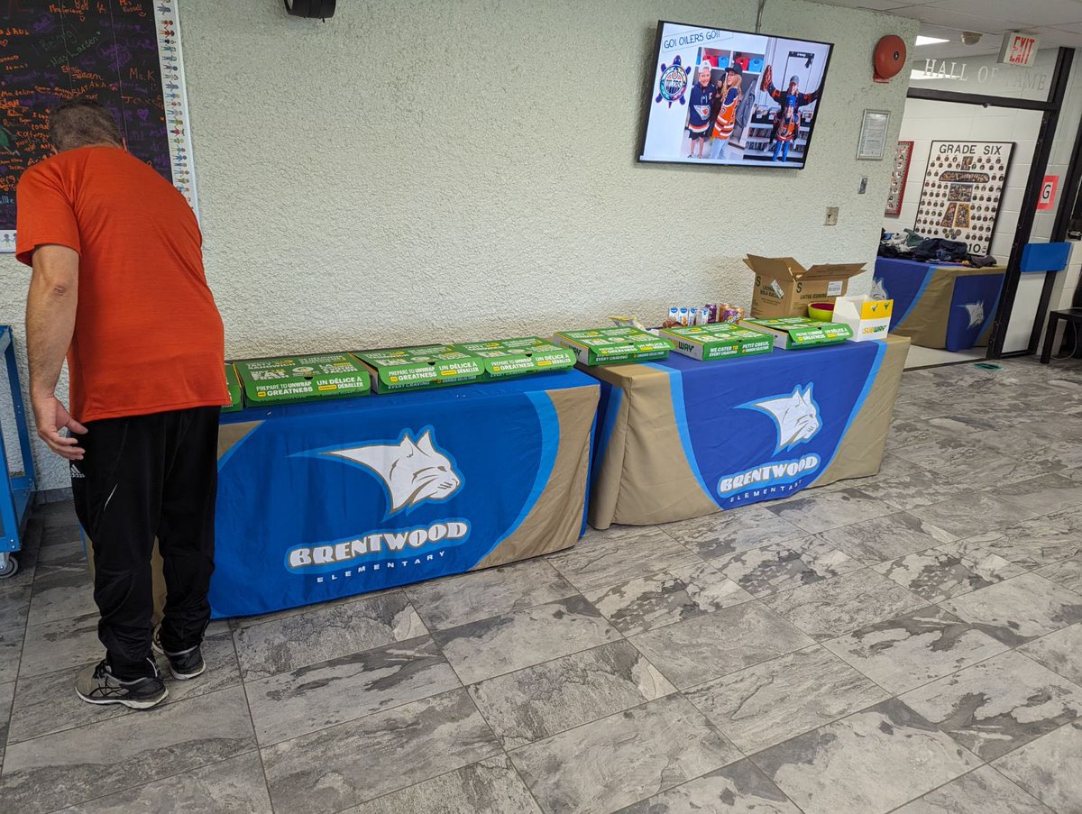 STopilko's tweet photo. @BrentwoodEIPS Thanks to our local Sherwood Park Subway restaurant for helping feed our volunteers and staff :) https://t.co/1OFsqAKRIQ