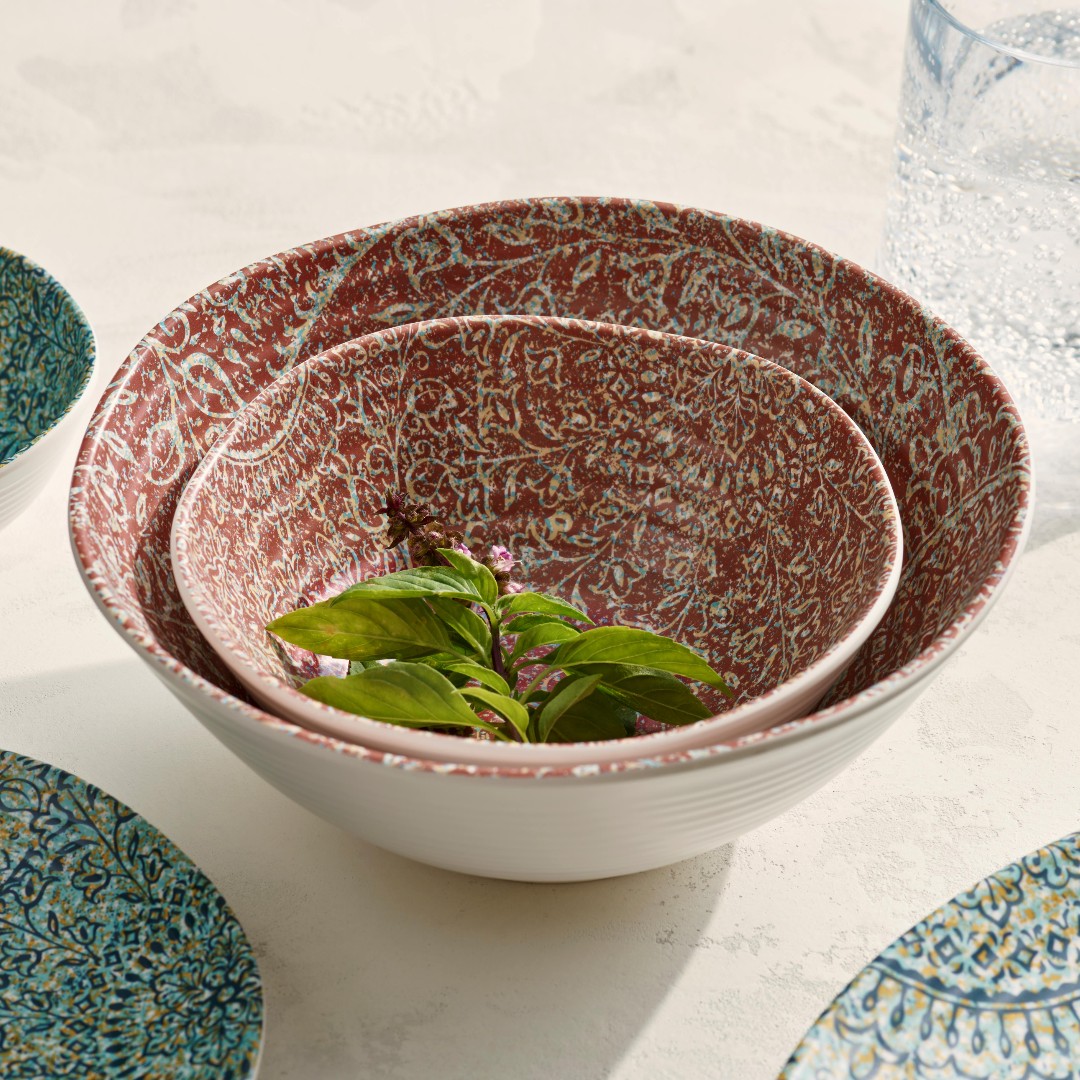 NOW IN STOCK! Whether it's Mexican dishes or Mediterranean cuisine, Solano adds a touch of distinction to any tabletop! Available in two ornate patterns, Rubine & Azure❤️💙 

#theartofpresentation #steelite #steeliteexperience #steeliteframesyourfood #tabletop #nowinstock