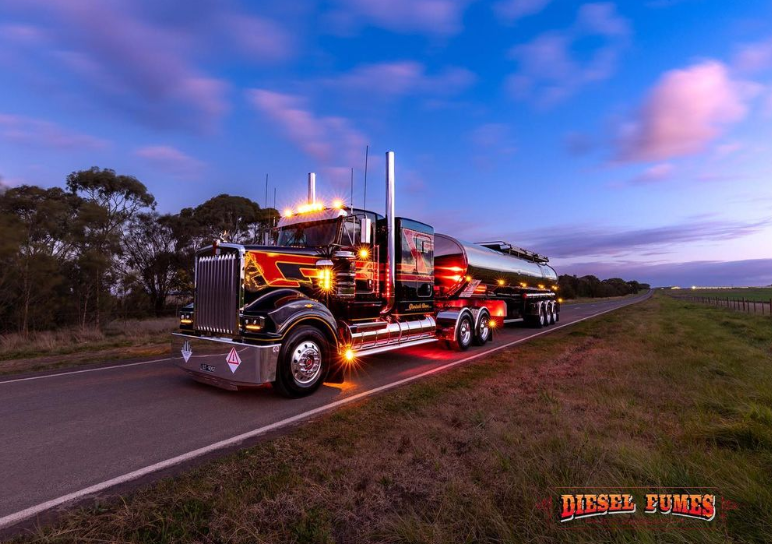 LubeZoneInc's tweet photo. Beauty in motion ππ
πΈ: @diesel_fumes_photography
πππ π π€πͺπ§ ππ€π£π©ππ£π©? ππ€π‘π‘π€π¬ πͺπ¨! π₯π@LubeZoneInc #LubeZone #FastIsBack #peterbilt #peterbilt359
#peterbilt #peterbilt359 #peterbilt379 #peterbilt389 #peterbilttrucks #peterbilttruck #classpays https://t.co/YxTQDuknvu
