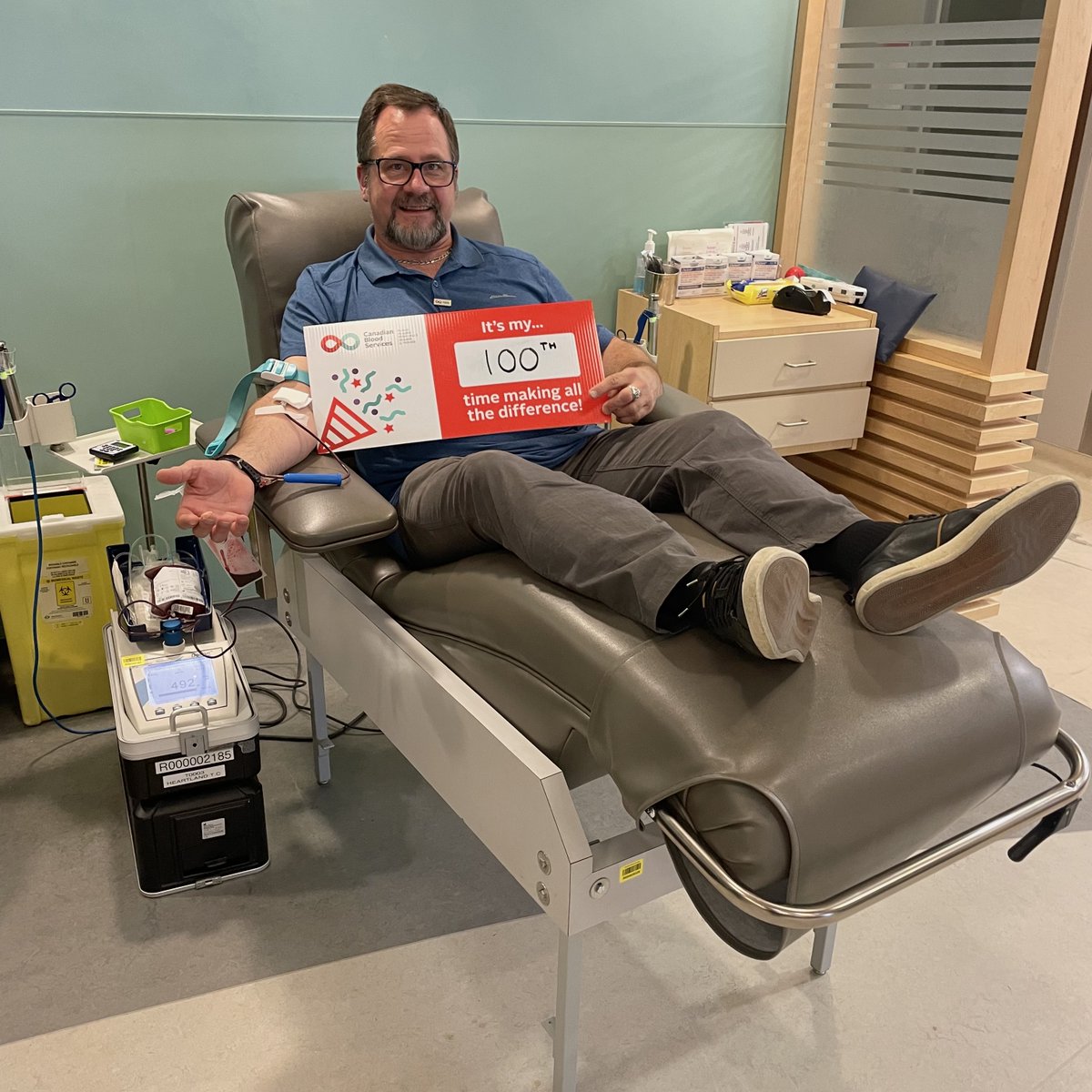 12 years ago he came across a mobile clinic at the mall. He had a free hour & decided to give it a try. He's been donating regularly since!

Congrats on 100 donations, Edward! 👏 

Book your appointment today at ow.ly/NWzL50ORLwr