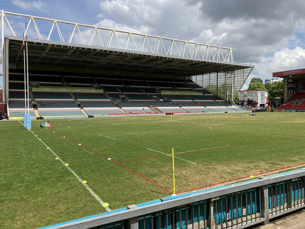 Thank you @LeicesterTigers for a fantastic day of touch rugby. The kids had an amazing time. Loved being able to walk onto the pitch at Welford Road! #PrimaryRocks #touchrugby #tigers