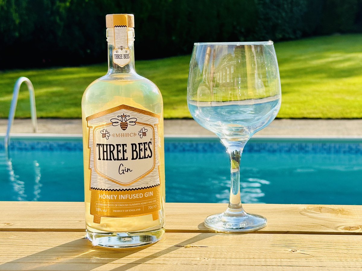 What could be better than sitting next to the pool with a full bottle of gin and an empty glass ready to fill! #threebees #honeygin #harborough #gin #spirits #summer #pool #drinks #goodtimes #ginoclock #cocktails #mixology #honey
