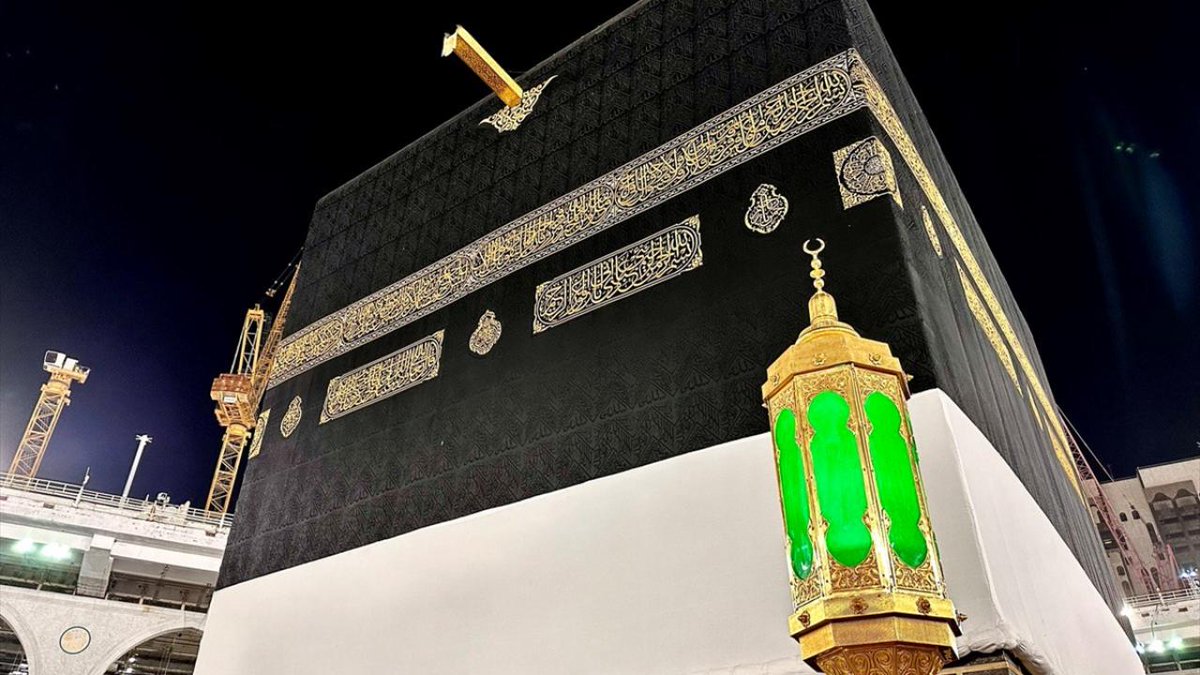 trthaber's tweet photo. 🕋 Milyonlarca hacı adayı Kabe'ye kavuştu.

https://t.co/ubqPdybSv9 https://t.co/Z1EFxFdFYp