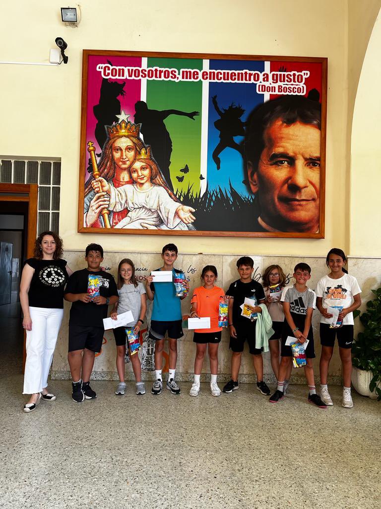 Salesarevalo's tweet photo. Hoy hemos realizado la entrega de los detalles que Atc Peña Taurina Arevalense ha tenido con los alumnos que han participado en el Concurso de redacción y dibujo taurino 2023. Una oportunidad para conocer y fomentar el mundo de los toros y su cultura 🐂🐂🐂#salesianosarevalo https://t.co/Je3CDRnqLQ