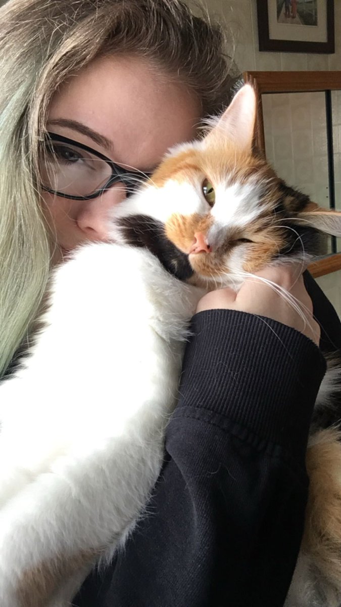 andeedawnn's tweet photo. I love you so much, Luna. 
7 years just wasn’t long enough 💔 https://t.co/AUtdojTBjD