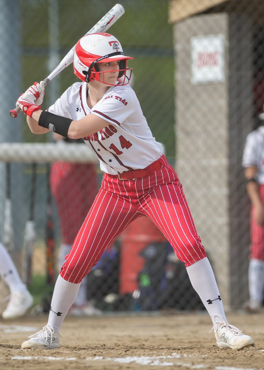 RuuReads's tweet photo. Congratulations, @ShannonRusch18 on WFSCA All-District Honorable Mention!  https://t.co/2ev8nvAe4Y https://t.co/iOdUOl8Q7N