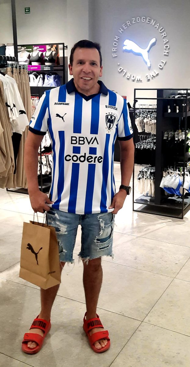 asalinas57's tweet photo. Regalo del día del Padre
@Rayados @PUMAmexico 
#Rayados por siempre!!! https://t.co/guxeRgFHpZ