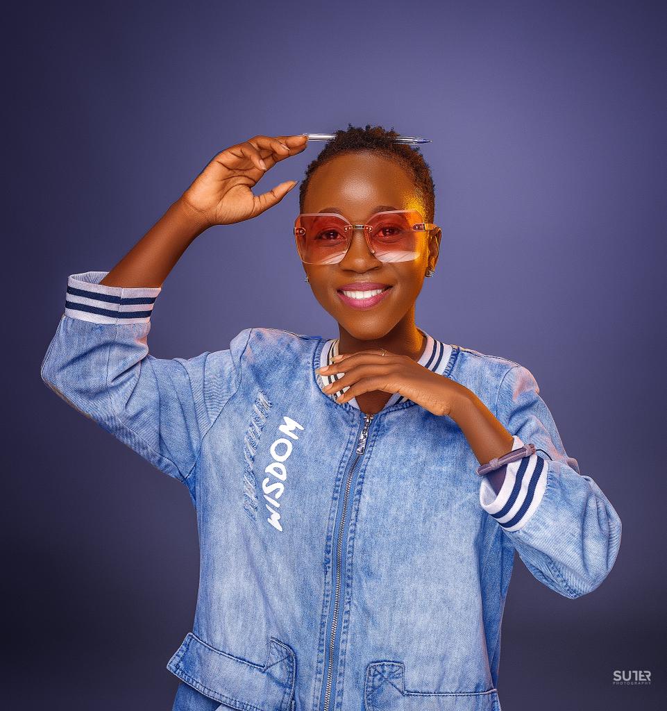 TimoDancerboy's tweet photo. Mama Reached Heals has a new song entitled NAKOLA KAKI..kindly check it out
# @lenapriceug 
# @reachelheals https://t.co/QDybj0IFDY