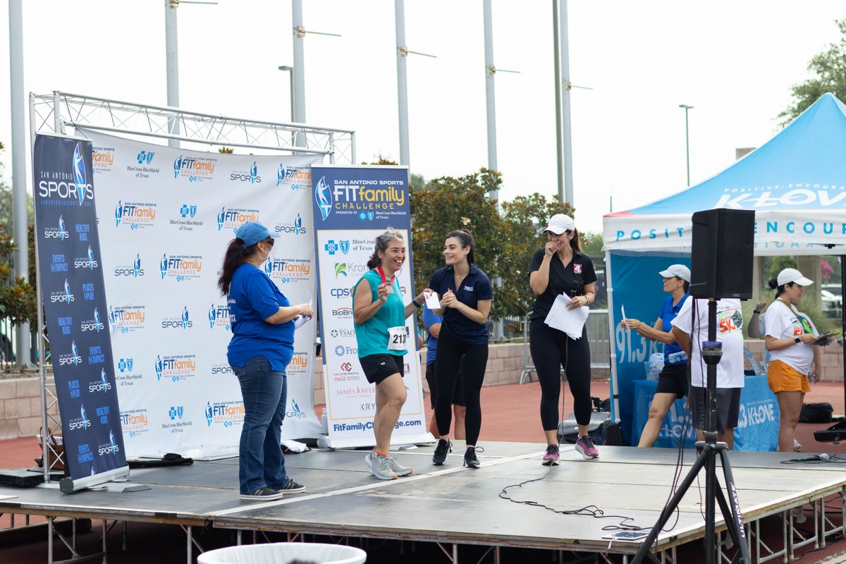 TSAOG_Ortho's tweet photo. 🏃♀️✨ Soaring through the cosmic trails! 🚀💙
Last Saturday, TSAOG proudly provided top-notch medical coverage at the @SA_Sports Galactic 5k event! 🌌
#TSAOG #SanAntonioSports #Galactic5k #HealthAndWellbeing #summer #fitness #running #orthopedics https://t.co/6kPuS4nC3P