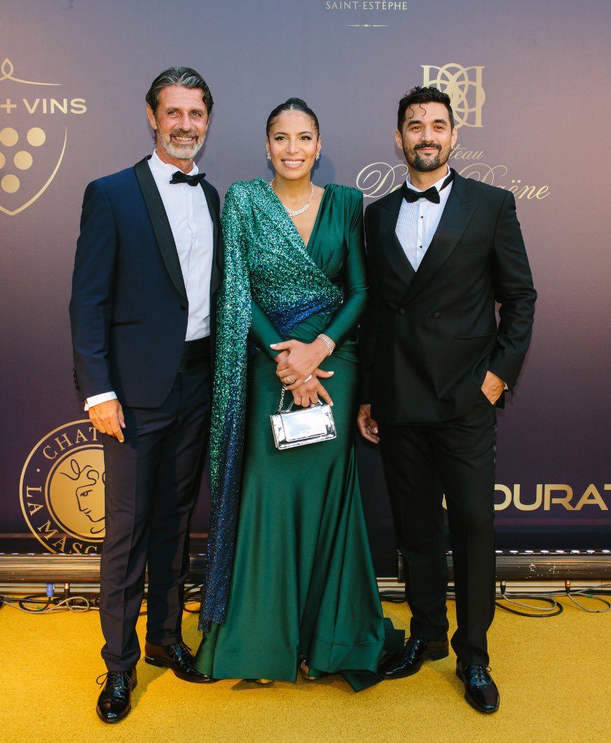 ZAHOOFFICIEL's tweet photo. Un dimanche soir sur la Côte d’Azur…
Gala de charité pour la Fondation de  @pmouratoglou https://t.co/Sq8quxDuHZ