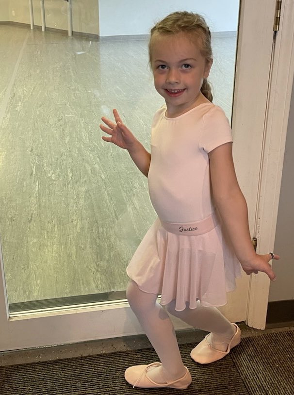 jimpendergrass's tweet photo. Happy Birthday Josie !!! 5 years old !!!  Model, Basketball Official and Dancer https://t.co/EI6n3YCZ9o