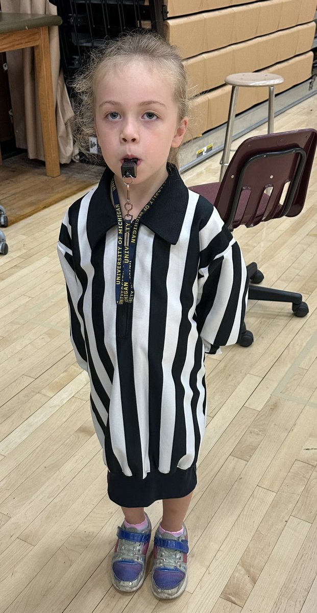 jimpendergrass's tweet photo. Happy Birthday Josie !!! 5 years old !!!  Model, Basketball Official and Dancer https://t.co/EI6n3YCZ9o
