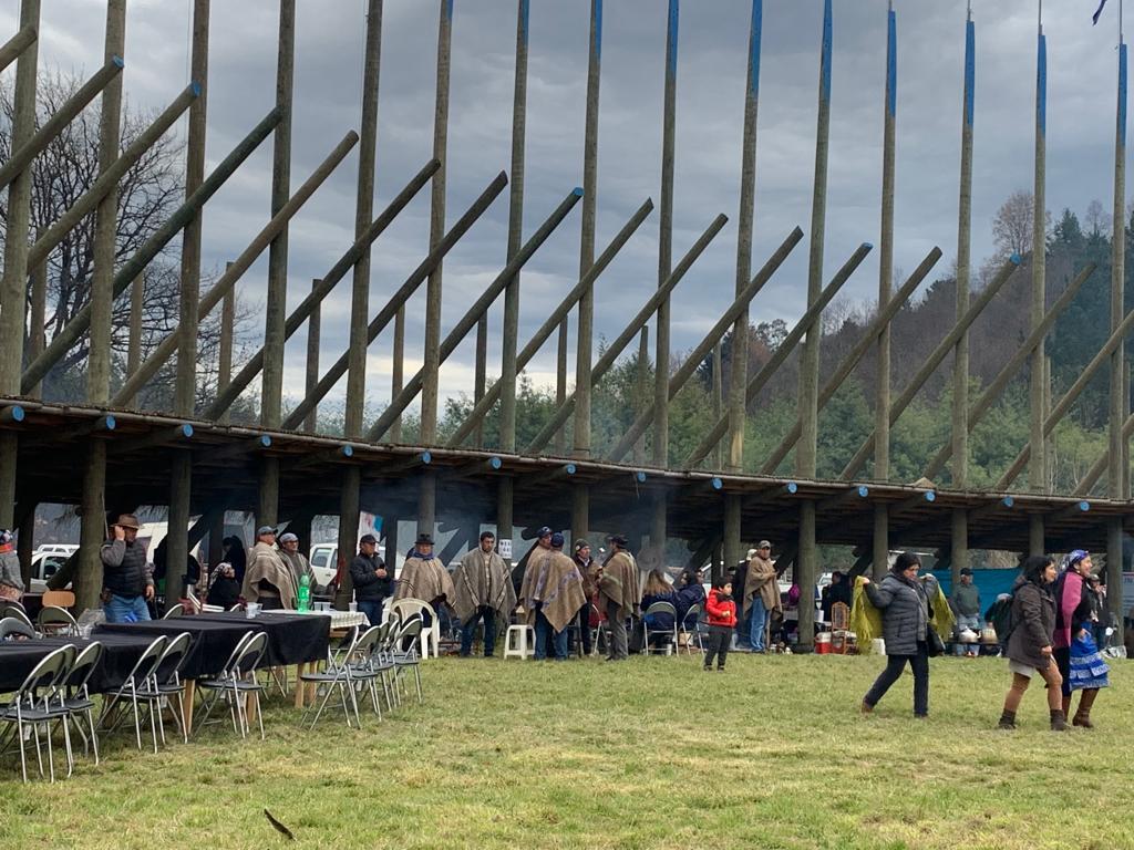 Nuestra Coordinadora Regional Paula Méndez Huenuman, junto a la Unión Comunal de Personas Mayores, la Consejera Nacional CONADI Elba Matus y representantes del Consejo de Lonkos participaron en el inicio del Wiñol Tripantü☀️