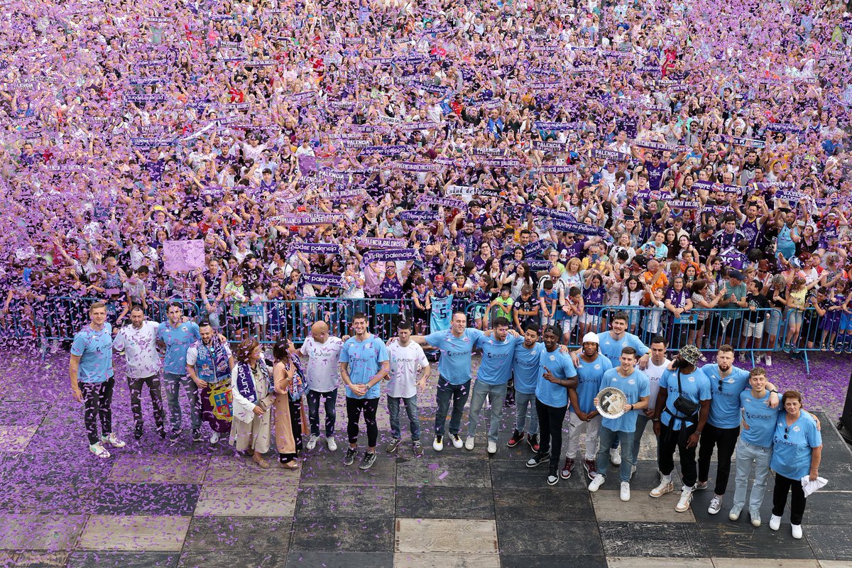 Liga Endesa (@acbcom) on Twitter photo 💜 𝗣 𝗔 𝗟 𝗘 𝗡 𝗖 𝗜 𝗔
¡La que estáis LIANDO, <a href="/ZunderPalencia/">Zunder Palencia</a>! ¡Bendita LOCURA!
📸: <a href="/ferropenico/">Víctor Ferropénico</a> 💜 𝗣 𝗔 𝗟 𝗘 𝗡 𝗖 𝗜 𝗔
¡La que estáis LIANDO, <a href="/ZunderPalencia/">Zunder Palencia</a>! ¡Bendita LOCURA!
📸: <a href="/ferropenico/">Víctor Ferropénico</a>