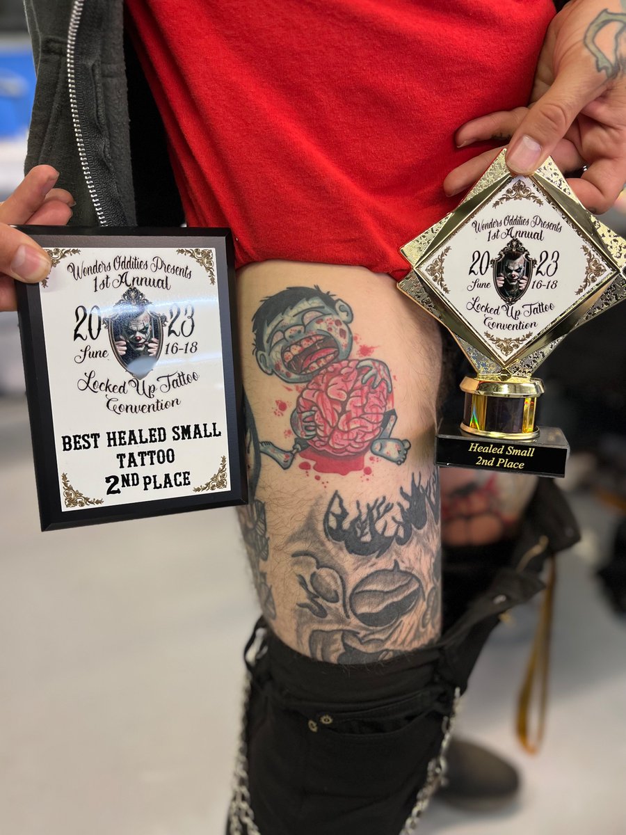 247inkmag's tweet photo. Great weekend at locked up tattoo convention Pammy won a color award 🥈 on our pro team 
#247inkmag #tattooart #model #zombie https://t.co/EcR17xv7c2