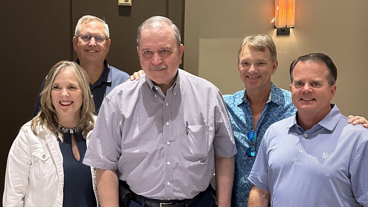 hmchancy's tweet photo. More from the convention — @RepBuddyCarter discussed momentum for his bill in Congress; a strong contingent of NCPA presidents attended; and @RPhDouglas shared a @Commpharmacy update with the Academy of Independent Pharmacy. It was a pleasure having these folks at the meeting! https://t.co/AsiIoTqIPI