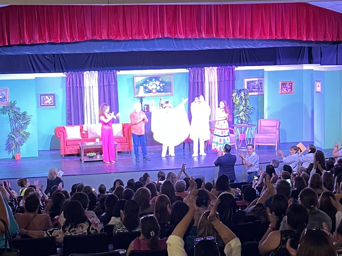 Cumple 3 meses en cartelera la divertidísima comedia: “Muero pero de Risa”

Pocas producciones (fuera de CDMX) pueden presumir hacer largas temporadas ininterrumpidas con funciones todas las semanas.

Y todo gracias al talento de este maravilloso cuadro de artistas.
 
¡Bravo! 👏🏻