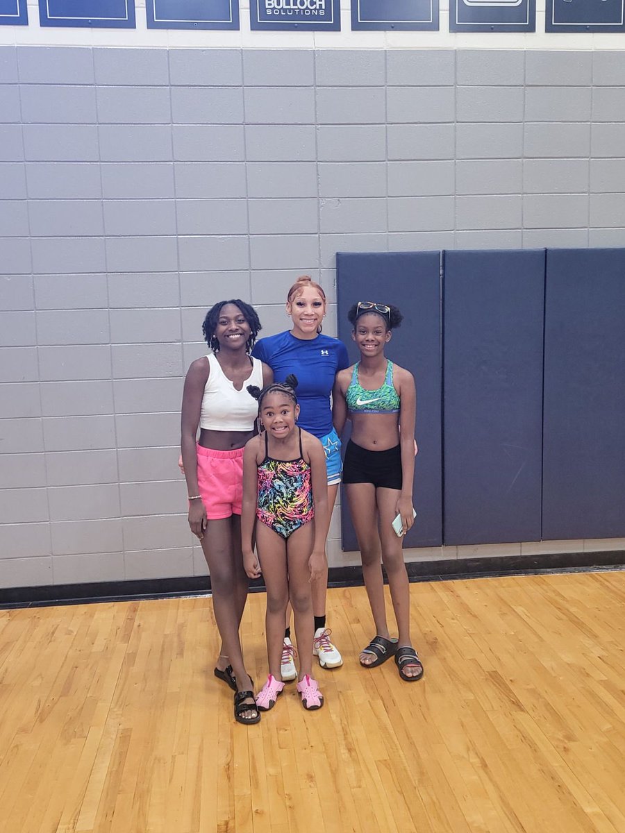 Statesboro_WBB's tweet photo. Quick shoutout to our Alumna Lacy Robins &amp; National Champion Flau'jae Johnson for stopping by the Lee Hill Arena for a workout earlier today! #Ga912 https://t.co/204hQ64W4Y