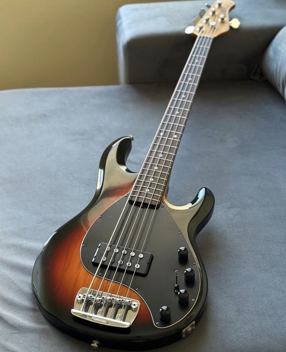 A Music Man Stingray 5 in Vintage Sunburst. @baixo_brasil_music