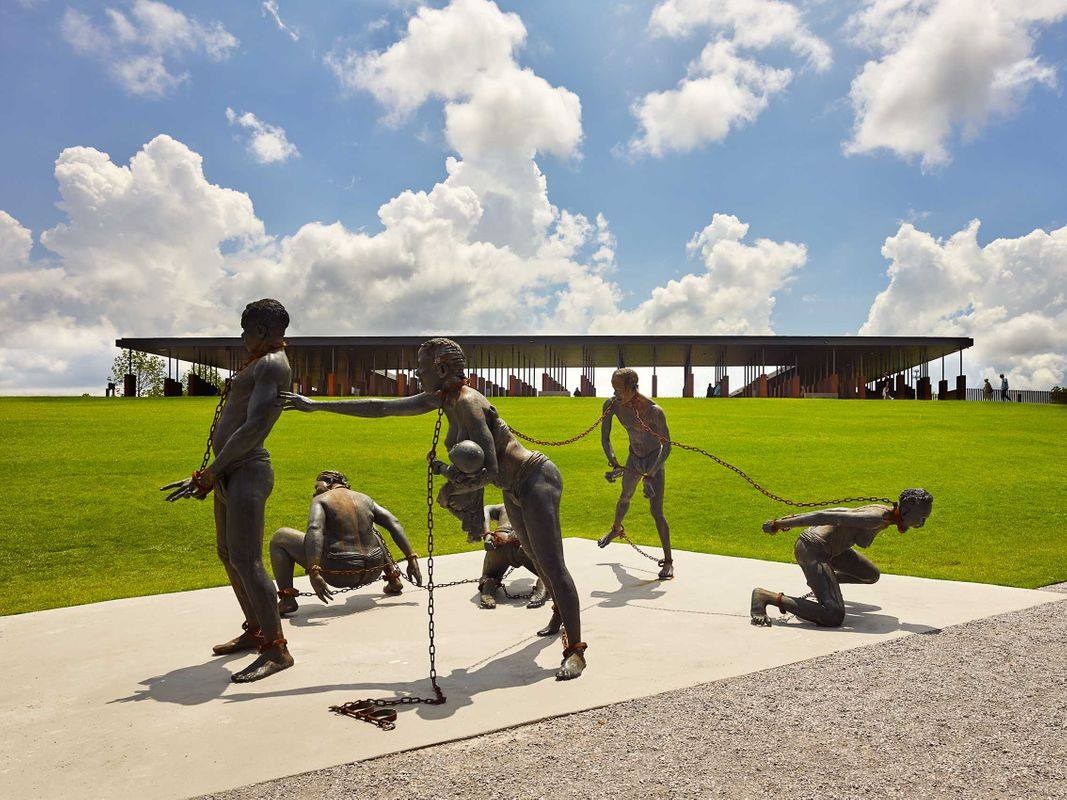 #TheNationalMemorialForPeaceandJustice is the US' 1st memorial dedicated to its enslaved Black people, terrorized by #lynching, humiliated by racial #segregation, #JimCrow, & burdened with presumptions of guilt & #policeviolence. #Juneteenth2023 #fairness #justice #slavery