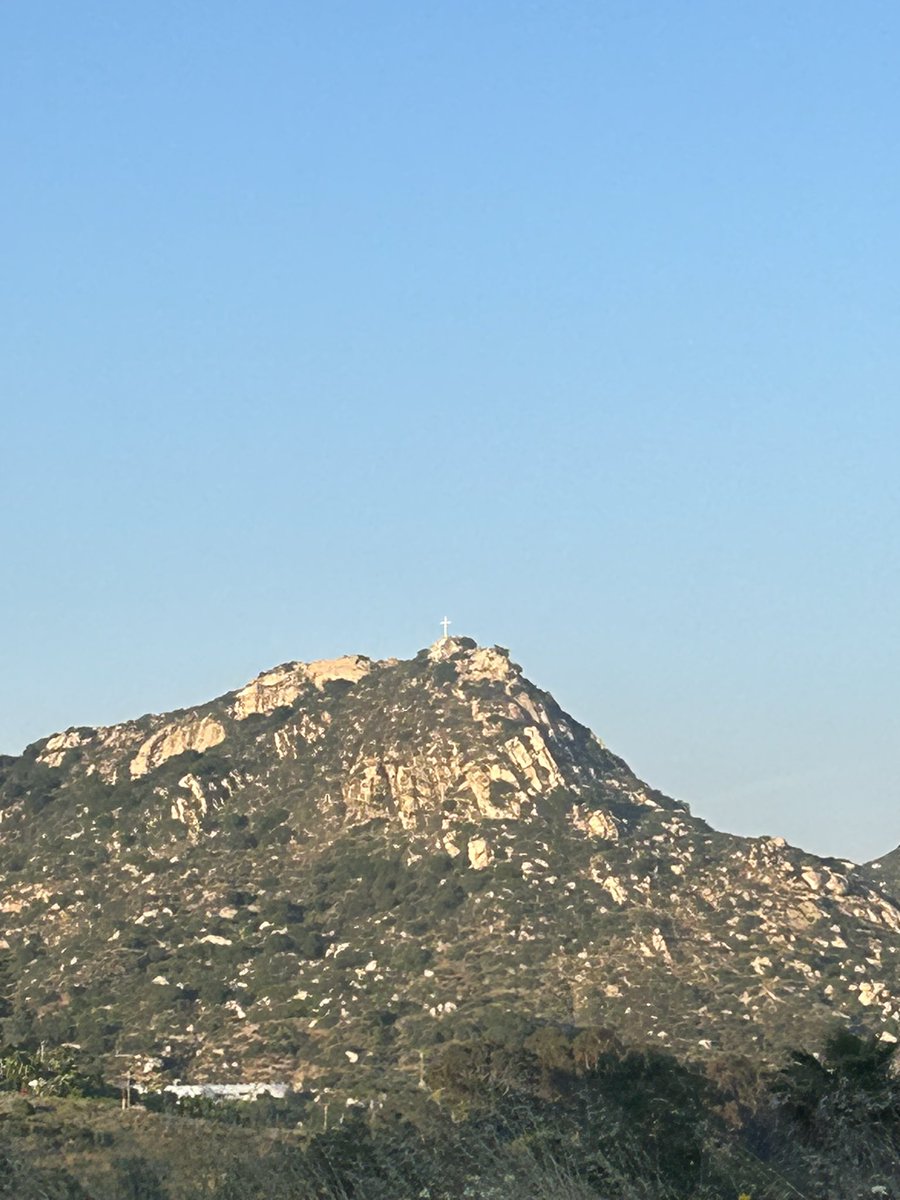LilTrill's tweet photo. If You Pay Attention &amp; Don’t Look Over It You May See What I See 
LMK IF YU SPOTTED IT ! https://t.co/uErXM9Qegg