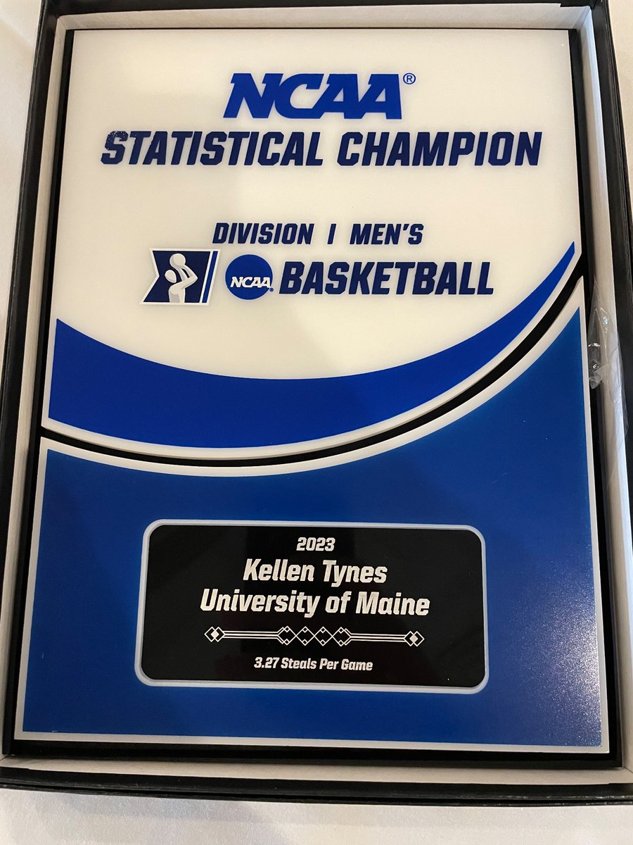 curtis_coward's tweet photo. Giving Back - @KellenTynes is sharing his basketball skills. Thanks and Congrats on being (NCAA’s) #1 https://t.co/v3set45pP2