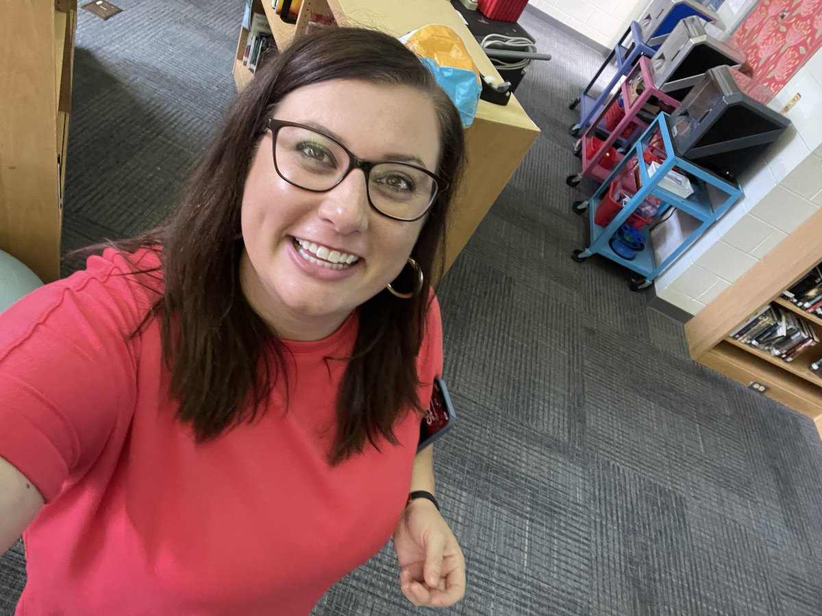 Raven (@laraven8) on Twitter photo This is what happens when you ask your APs to take your picture with your own phone. Instead they take selfies of themselves😂😂😂 <a href="/lpierrie/">Laura Jones</a> <a href="/Profess_SirKing/">Darrick J. King</a> <a href="/CMMSCougars/">Carroll LT Magnet</a> This is what happens when you ask your APs to take your picture with your own phone. Instead they take selfies of themselves😂😂😂 <a href="/lpierrie/">Laura Jones</a> <a href="/Profess_SirKing/">Darrick J. King</a> <a href="/CMMSCougars/">Carroll LT Magnet</a>