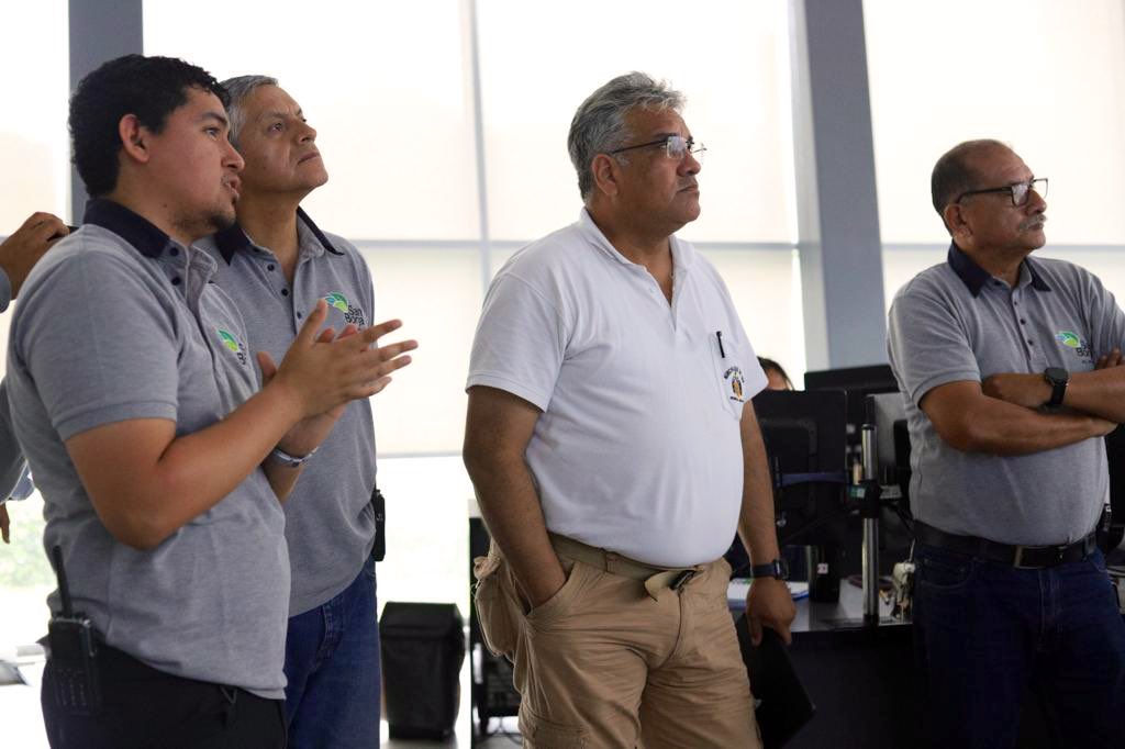 SegCiudadanaMML's tweet photo. 📌Hoy visitamos a nuestra mancomunidad #CENTRO1 en el distrito de @MunideSanBorja para culminar los detalles del proceso de integración operativa por una #LimaSegura #LimaIntegrada🤝🌇 #CICMML https://t.co/xIP9AL1pD5