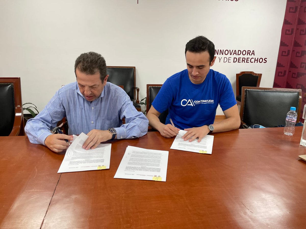 SedecoCDMX's tweet photo. Nuestro titular @FadlalaAkabani firmó un convenio con #ContaAyuda, cómo parte de las acciones que promueven la formalidad de las MiPyMes
El software de #ContaAyuda facilita todo en tu práctica fiscal.
Conoce sus beneficios en este correo: dudascapacitacion@sedeco.org https://t.co/A5DPPlO6NF